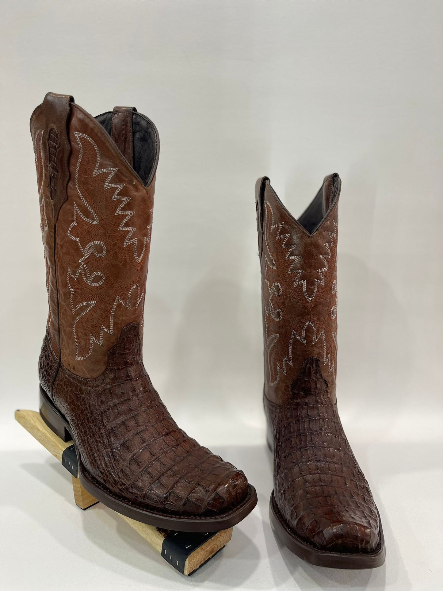 Men’s Genuine Exotic Caiman Back Brown