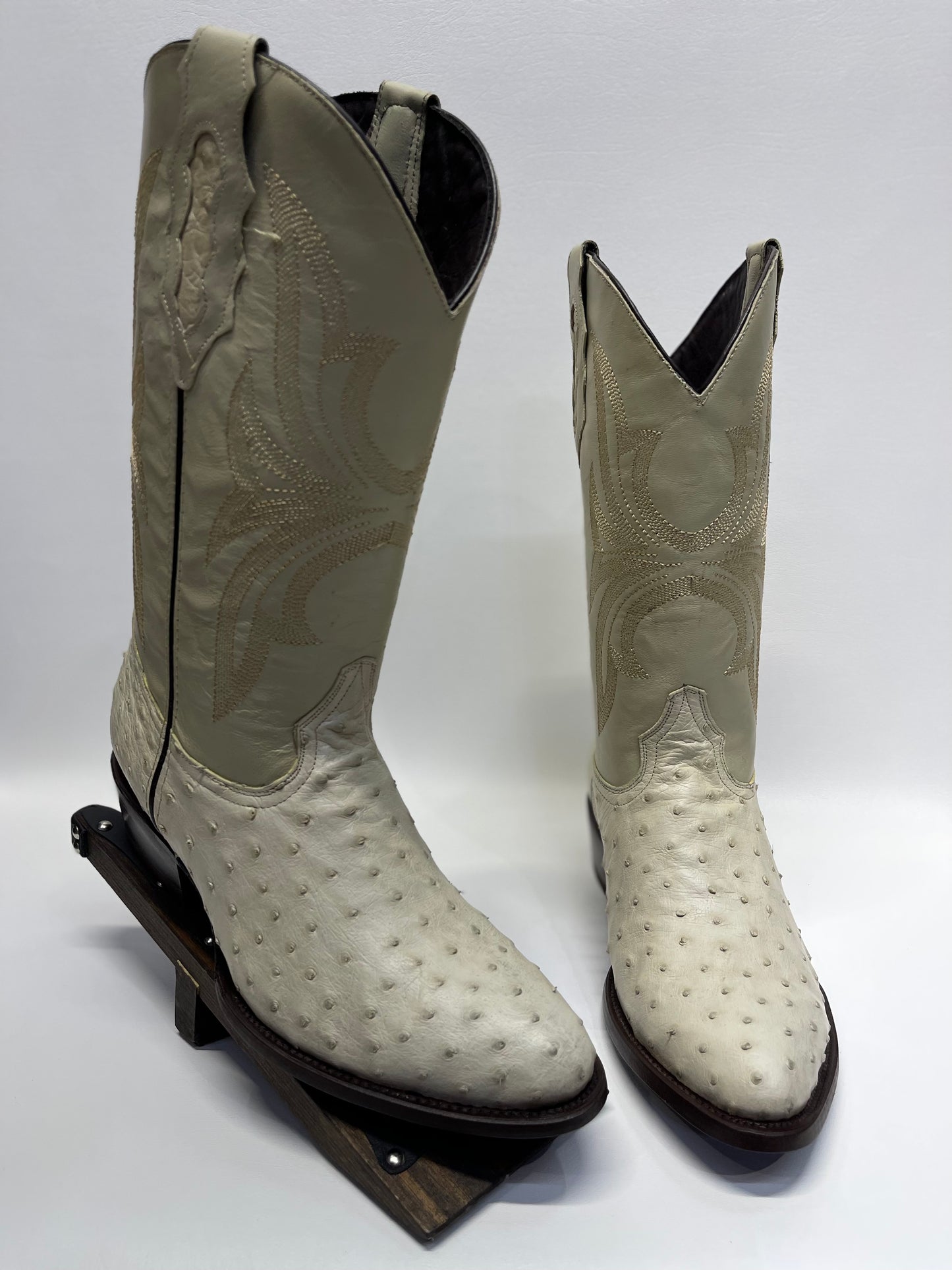 Men’s Bone Full Quill Ostrich Round Toe