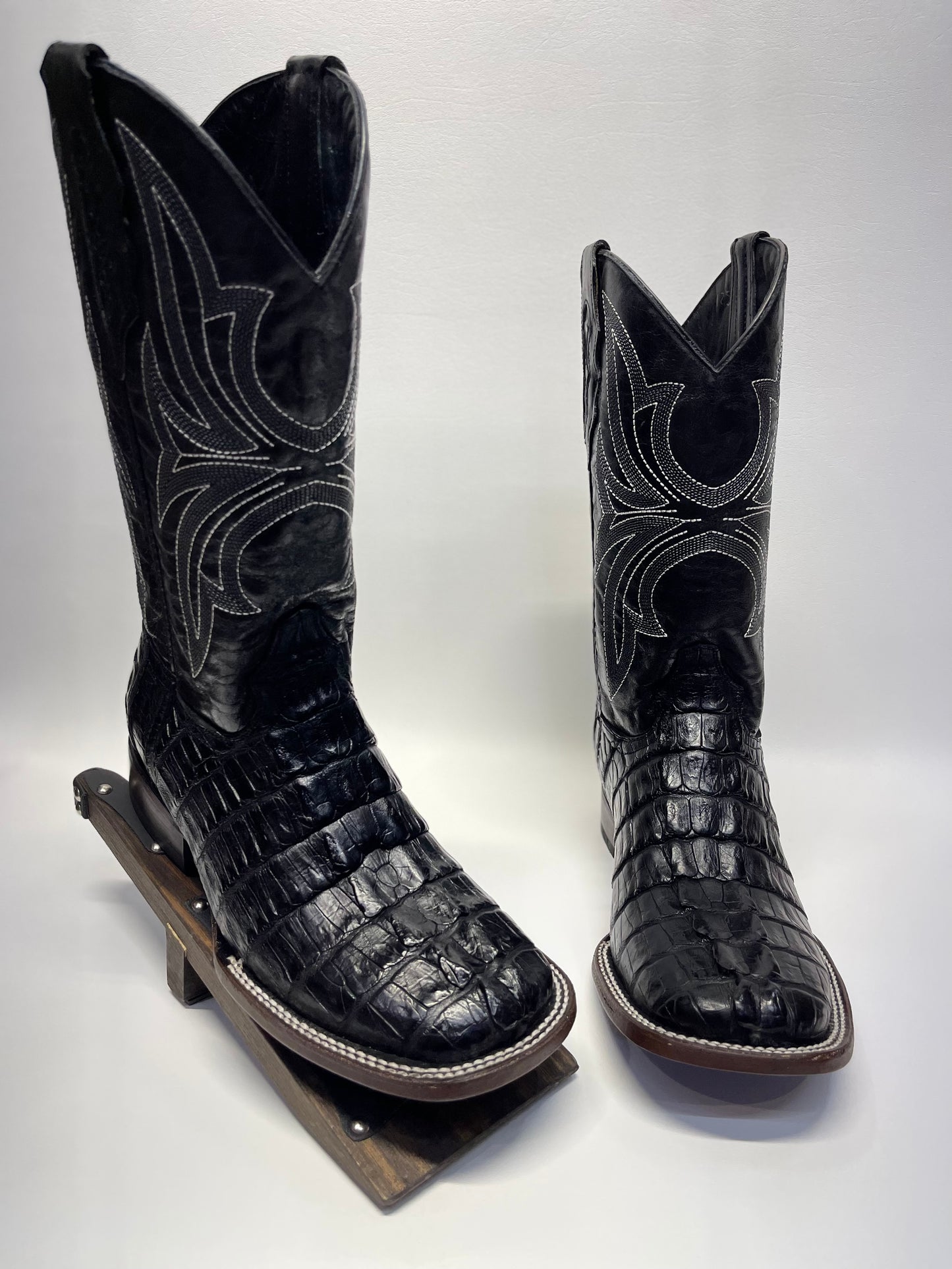 Men’s Black Caiman Tail