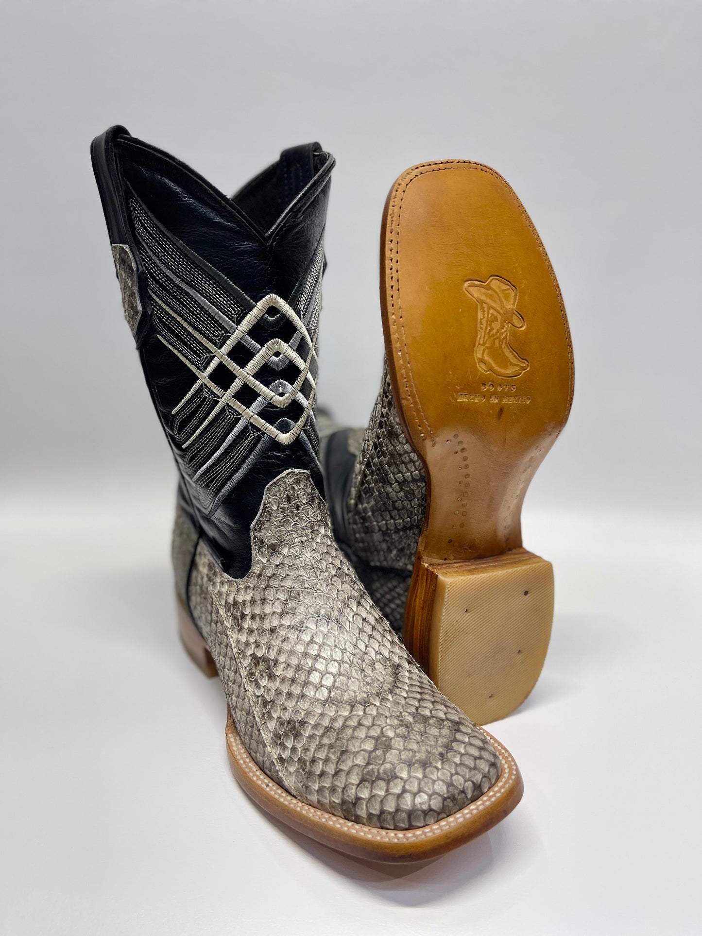 Men’s Genuine Exotic Diamond back Rattlesnake Natural colorr