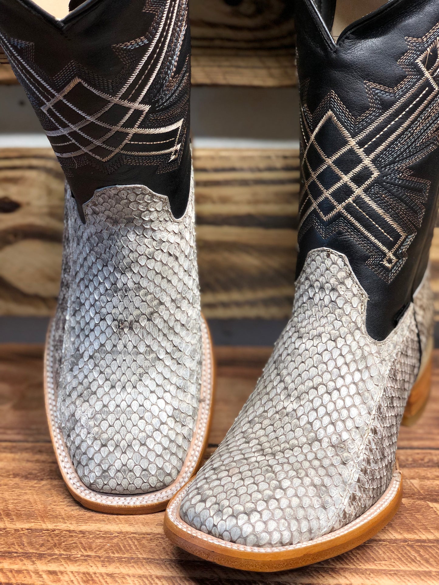 Men’s Genuine Exotic Diamond back Rattlesnake Natural colorr
