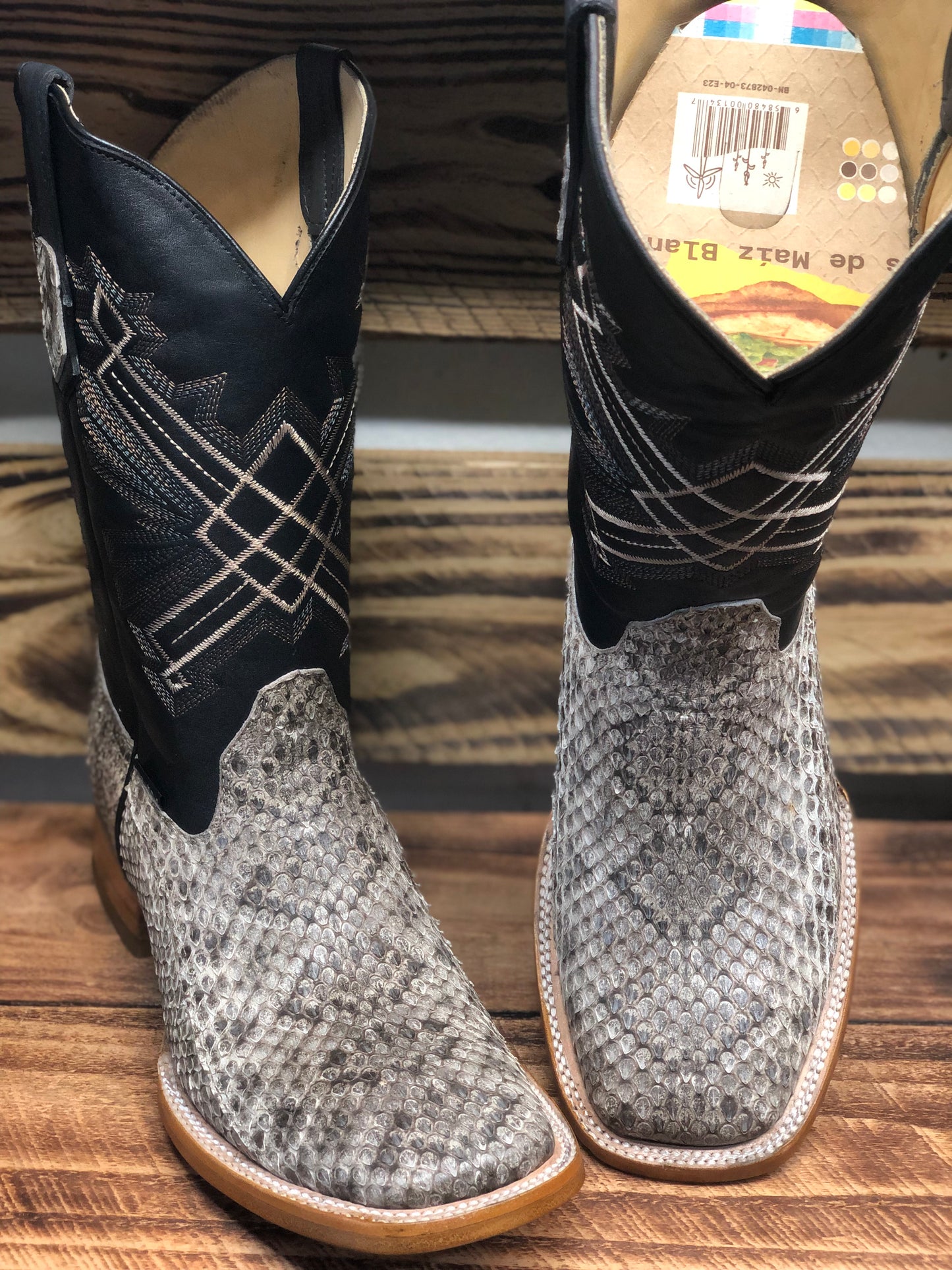 Men’s Genuine Exotic Diamond back Rattlesnake Natural colorr