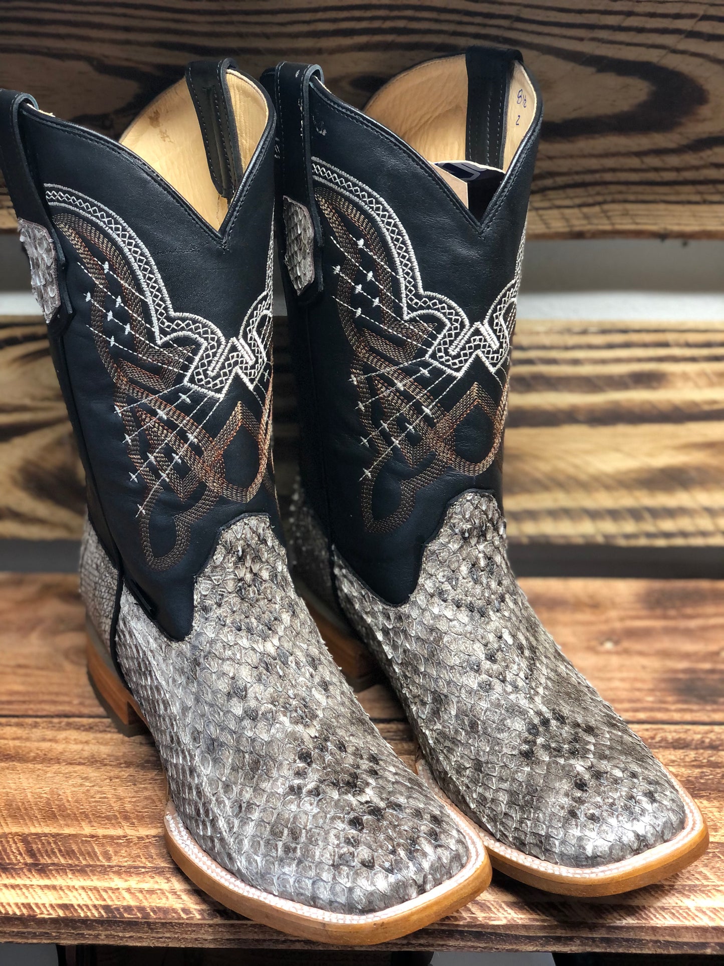 Men’s Genuine Exotic Diamond back Rattlesnake Natural colorr