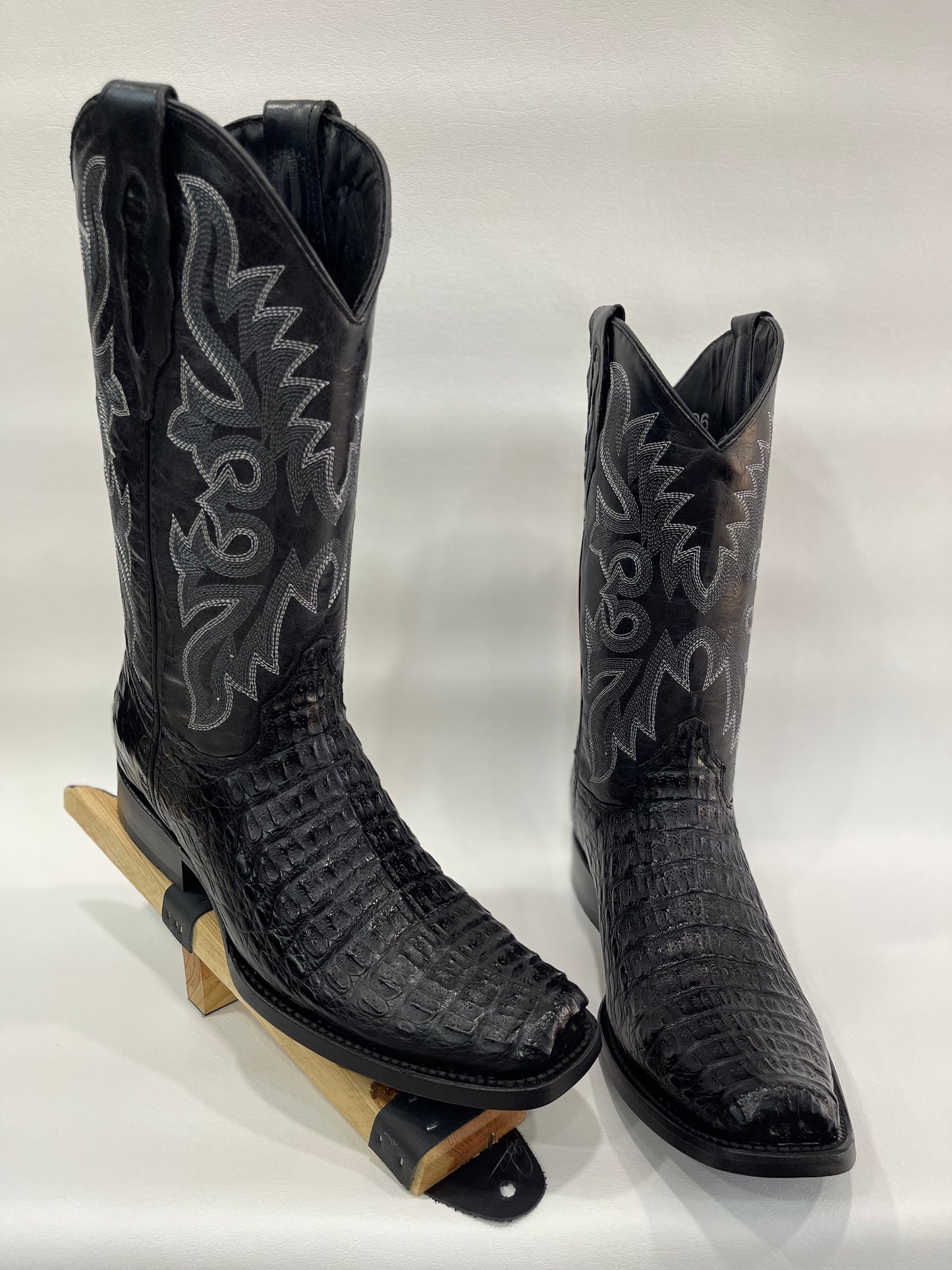 Men’s Genuine Exotic Caiman Back Black