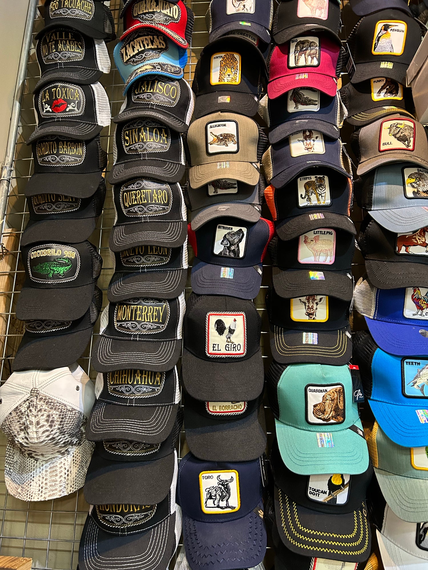 Caps