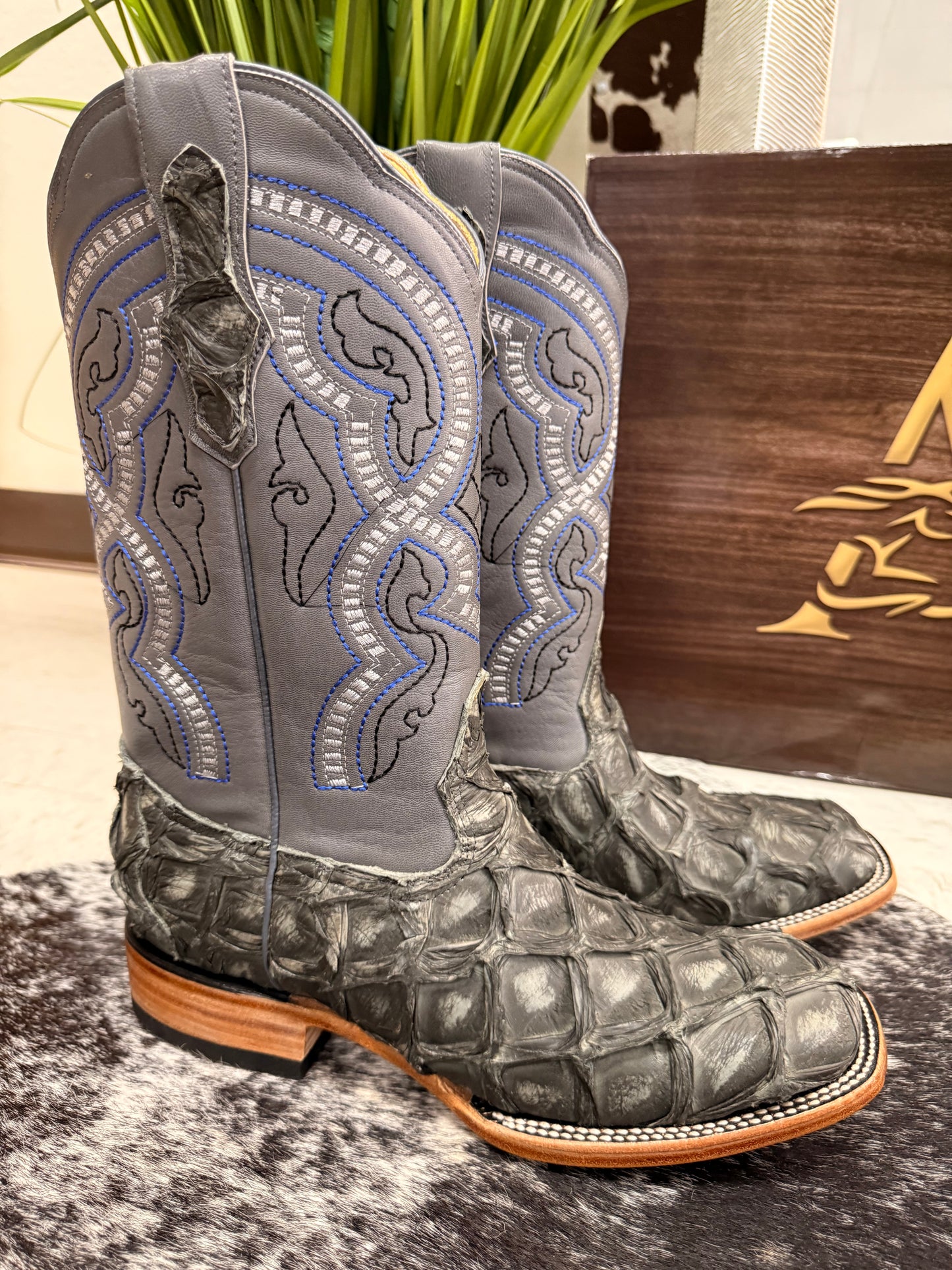 Men’s Pirarucu Square-Toe Boots