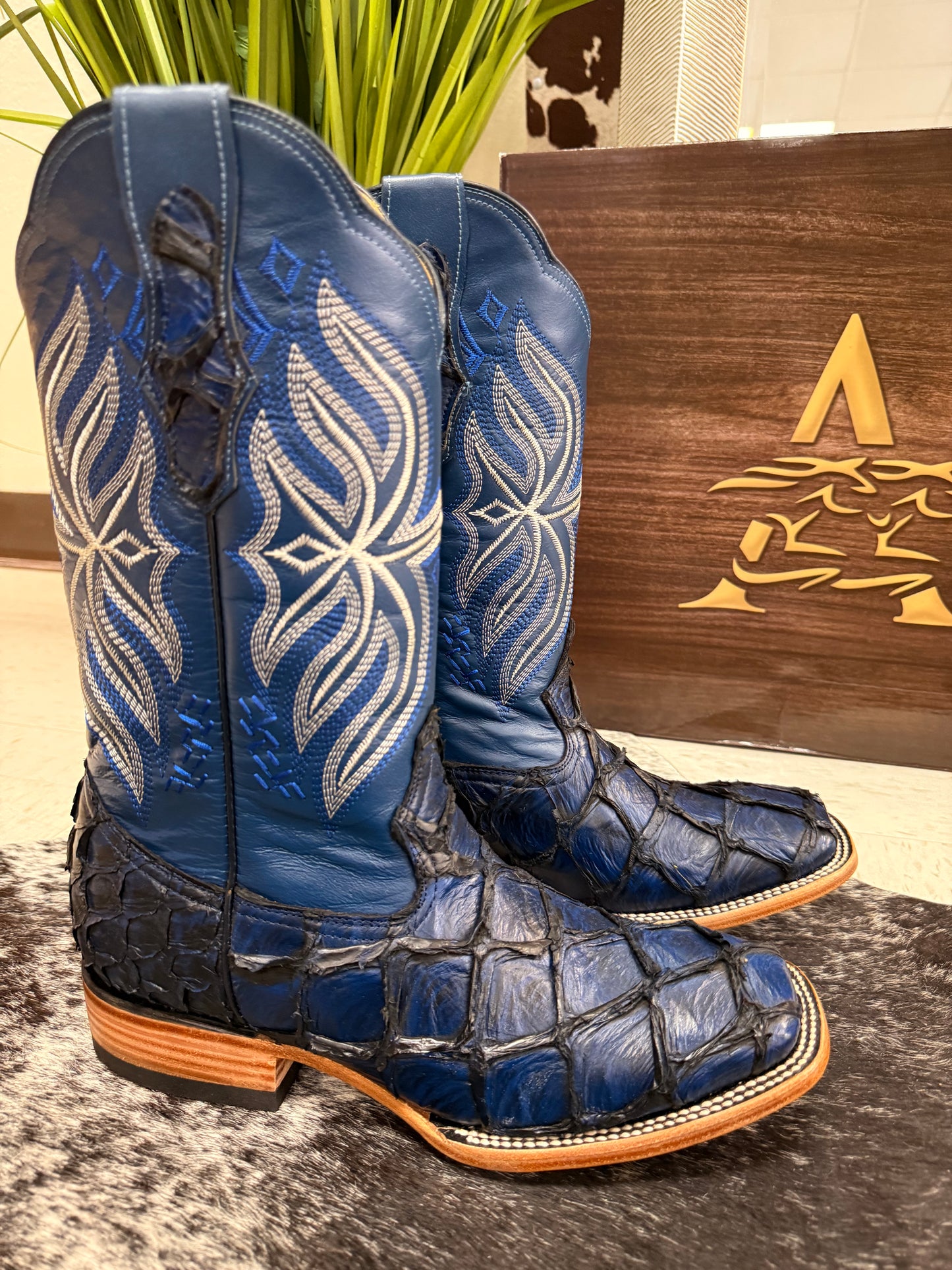 Men’s Pirarucu Square-Toe Boots