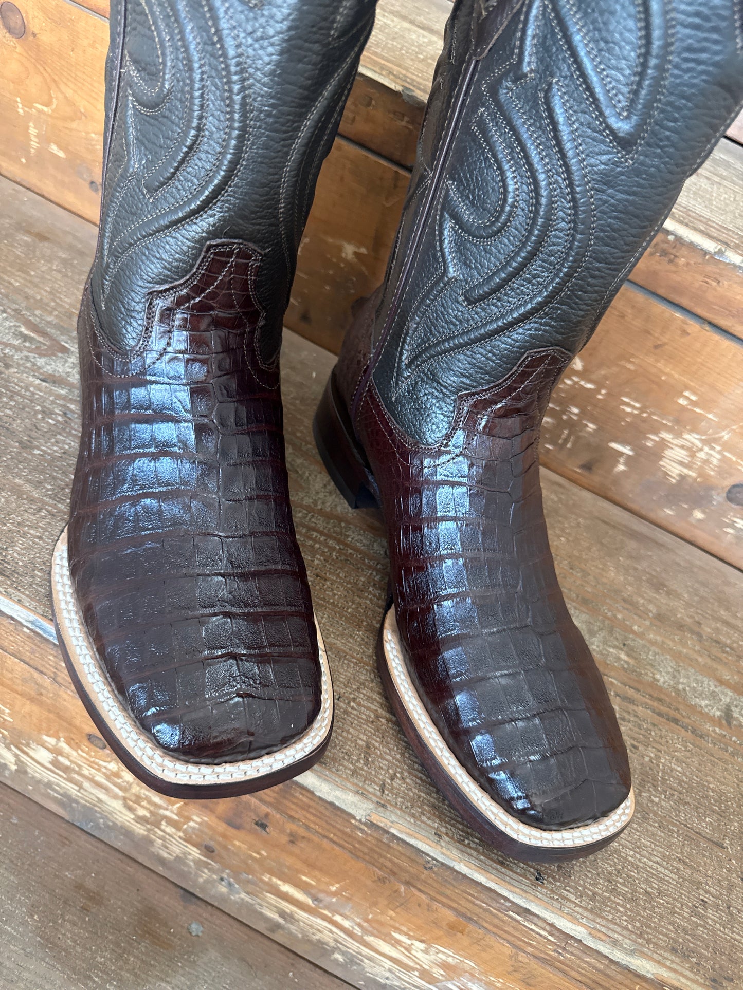 Men’s Caiman Belly Square Toe