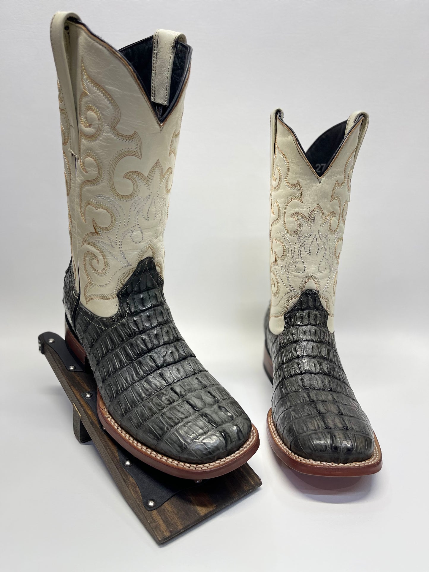 Men’s genuine caiman tail grey