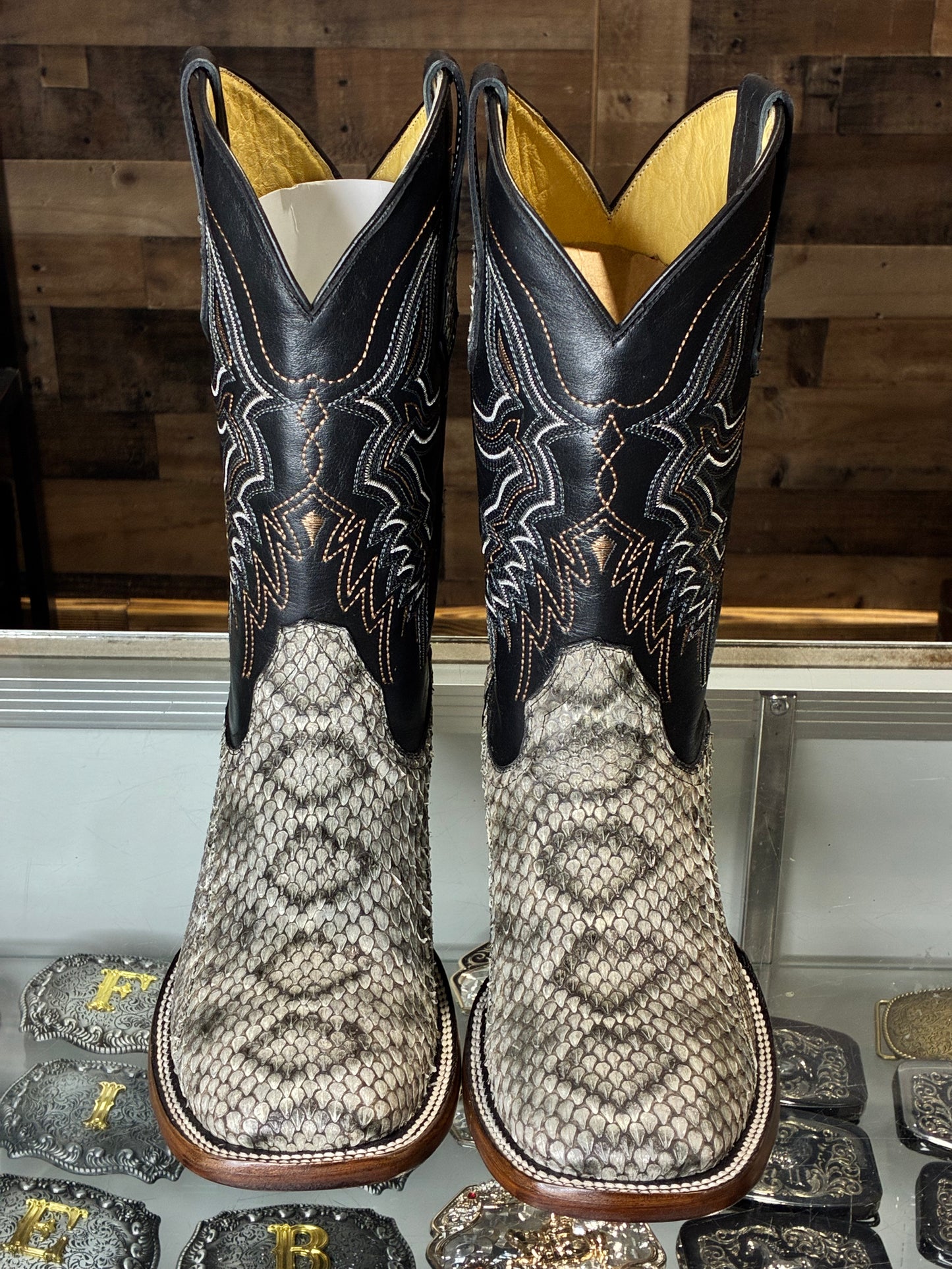 Men’s Genuine Exotic Diamond back Rattlesnake Natural colorr